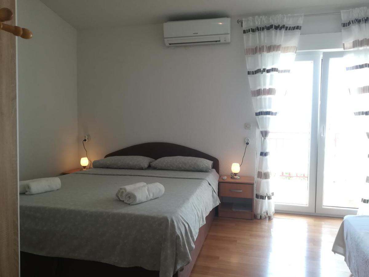 Apartman Lidija Ciovo トロギール エクステリア 写真